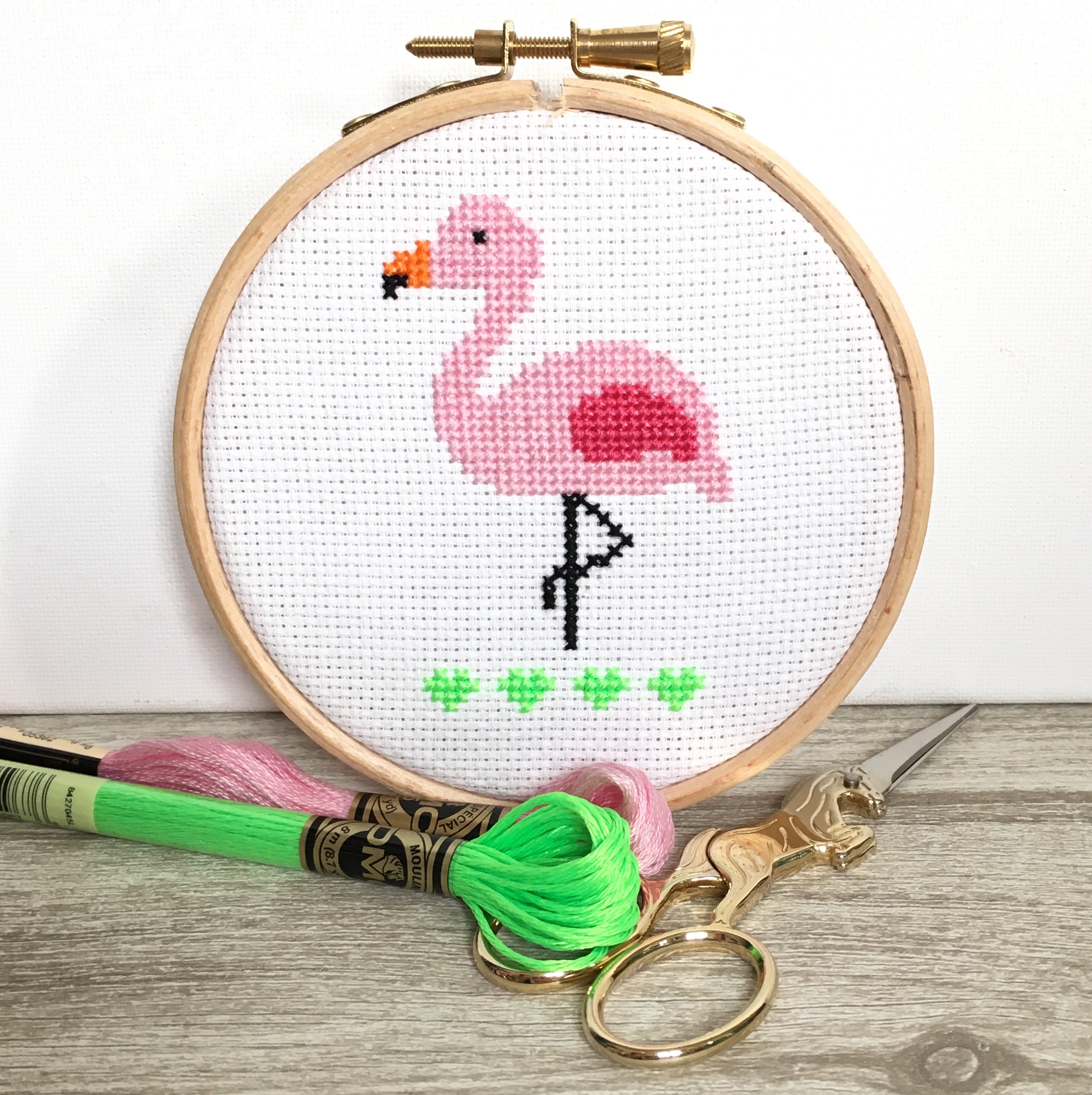 Flamingo Cross Stitch Kit for Beginners - Hannah Hand Makes